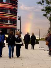 Regenbogen neben dem neuen Gebäude der BSU (Foto Chris Baudy)