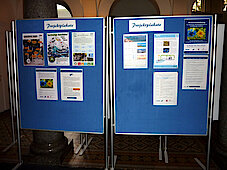 Plakatausstelllung im Harburger Rathaus (Teilansicht) (Foto Gisela Baudy)