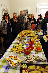Biofaires Catering, bestellt durch Ingrid Witton und Layla (links) (Foto Gisela Baudy)