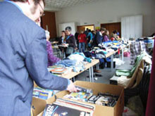 Umsonstmarkt Harburg in der St. Paulus Kirche (Foto Gisela Baudy)