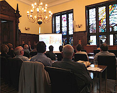 Powerpointpräsentation im Harburger Rathaus (Foto Michael Wohl-Iffland)