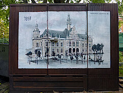 Bild 3b: Historisches Gemälde vom Harburger Rathaus von Künstler Kai Teschner – Schaltkasten auf dem Harburger Rathausplatz (Foto Gisela Baudy)