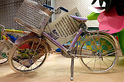 Selbstgemachtes Fahrrad (Foto Gisela Baudy)