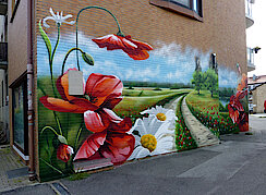 Bild 7: Wandbild Mohn und Margeriten in der Heimfelderstraße 29 a
