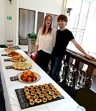 Anna Baum und Benjamin Bartel präsentieren ihr veganes und biofaires Catering. (Foto Gisela Baudy)