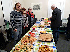 Catering-Team v.l.n.r.: Michael Paatsch, Layla und Ingeborg Witton (Foto Gisela Baudy)