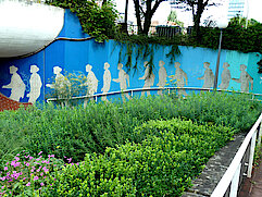 Bild 27: Wandmalerei 2 des Hamburgers Ralf Schwinge vor der Unterführung von der Neuen Straße Richtung Schloßstraße (Foto Gisela Baudy)