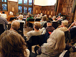 Fragen aus dem Publikum (Foto Gisela Baudy)