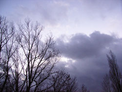 Dunkle Wolken im November (Foto Gisela Baudy)