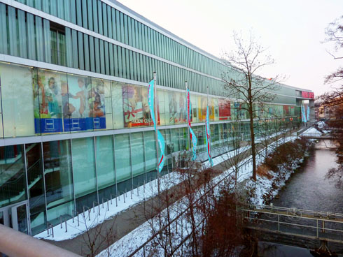 Phoenix-Center in Hamburg-Harburg am Seevekanal (Foto Chris Baudy)